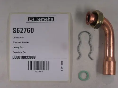Kupferrohr mit einem gebogenen Ende, einer Überwurfmutter, einer Dichtung und einem Halterungsclip. Hersteller: Remeha. Enthält die Artikelnummer S62760.
